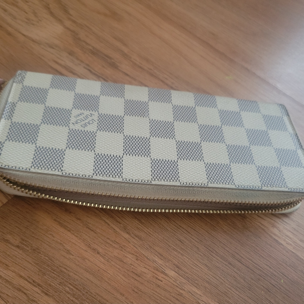 Louis Vuitton Checkered Wallet - Picture 5 of 7